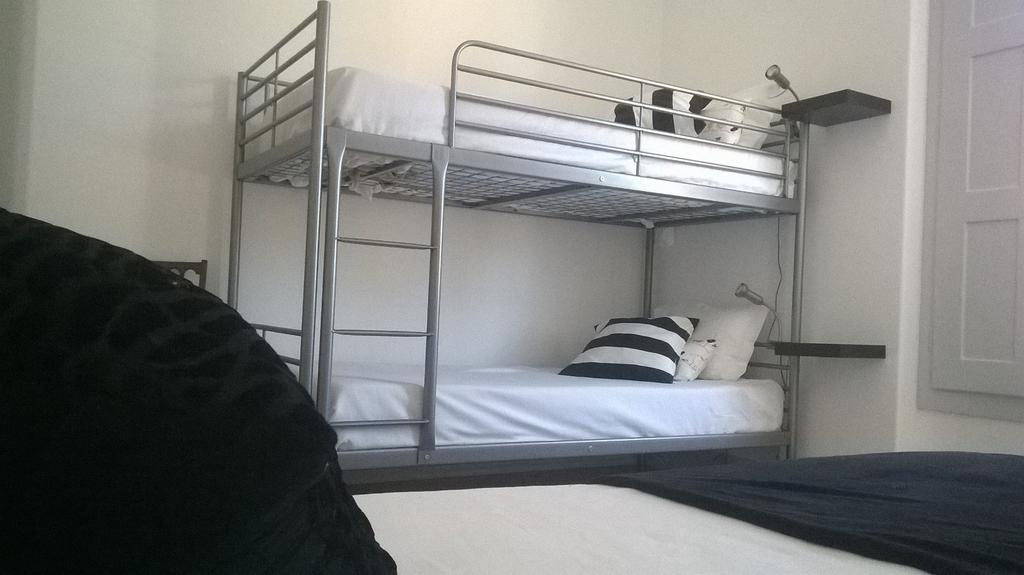 Hostel Rossio Алкобаса Номер фото